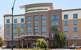 Holiday Inn Express&Suites Anaheim Resort Area, an IHG Hotel